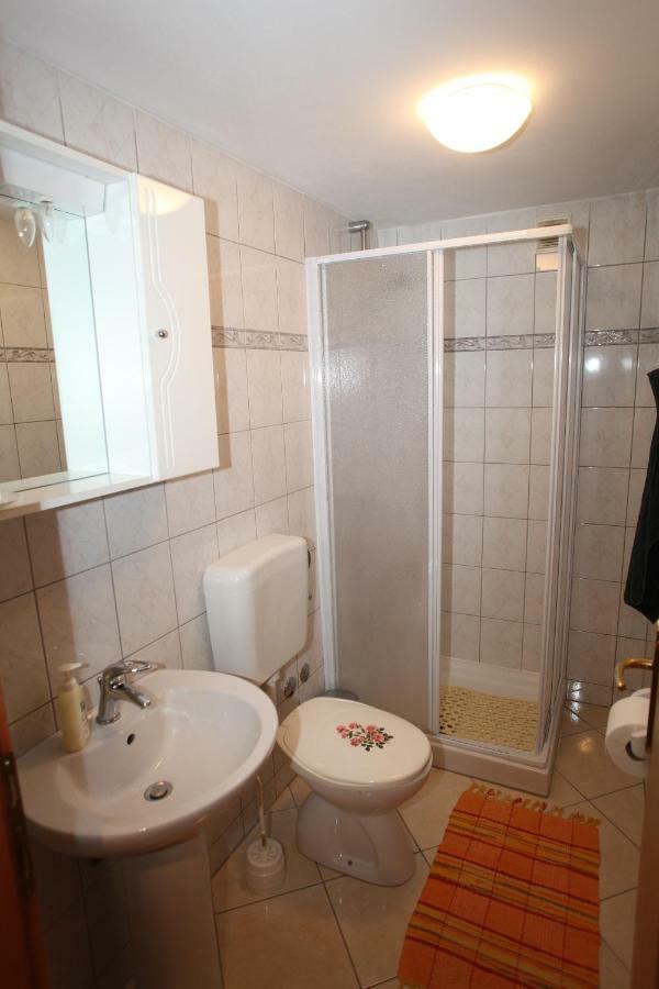 Accommodation Lily Vrana  المظهر الخارجي الصورة