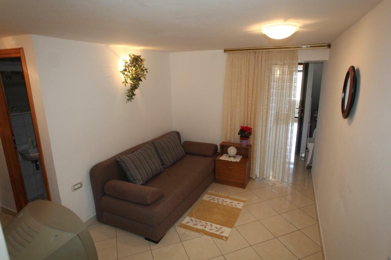 Accommodation Lily Vrana  المظهر الخارجي الصورة
