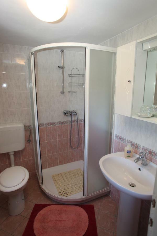 Accommodation Lily Vrana  المظهر الخارجي الصورة
